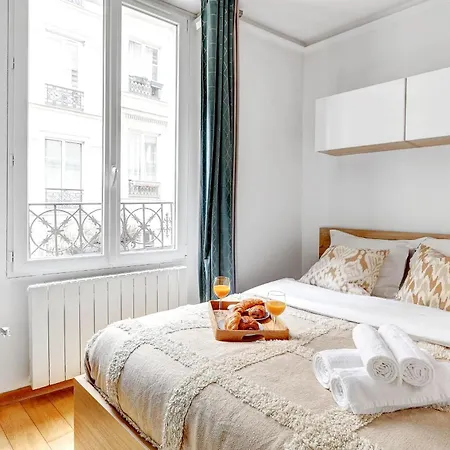 Les Halles 1br - Montorgueil - Vacation Rentals-family Only Apartment Paris