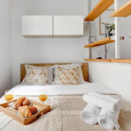 Les Halles 1br - Montorgueil - Vacation Rentals-family Only Apartment Paris