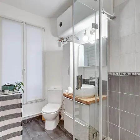 Les Halles 1br - Montorgueil - Vacation Rentals-family Only Apartment Paris