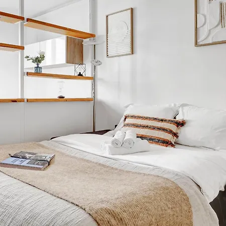Les Halles 1br - Montorgueil - Vacation Rentals-family Only Apartment Paris